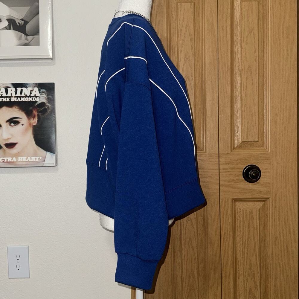 SoLa Studio Scuba High Society Crop Crew Sweatshirt Womens Large Blue Pullover - Picture 2 of 9